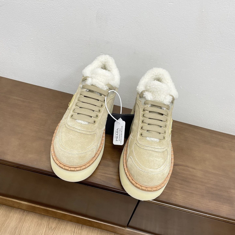 Pra*a casual shoes